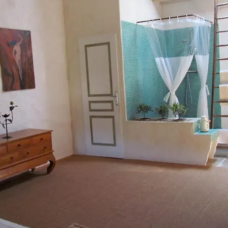 De La Roche Bed & Breakfast Montbrison-sur-Lez