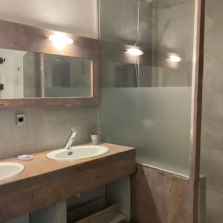 B&B De La Roche Montbrison-sur-Lez